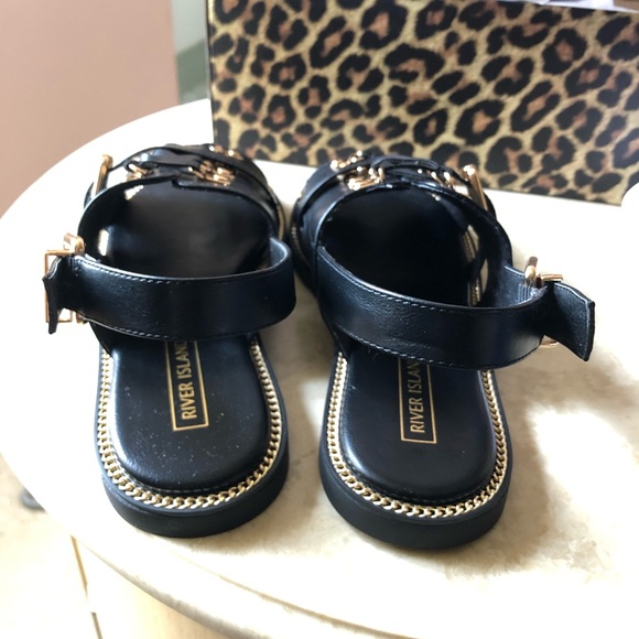 River Island flat sandals with buckle detail in black - Picture 13 of 13